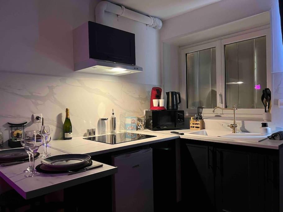 Red Love-Room / Balneo & Plus ! Souppes-sur-Loing Buitenkant foto