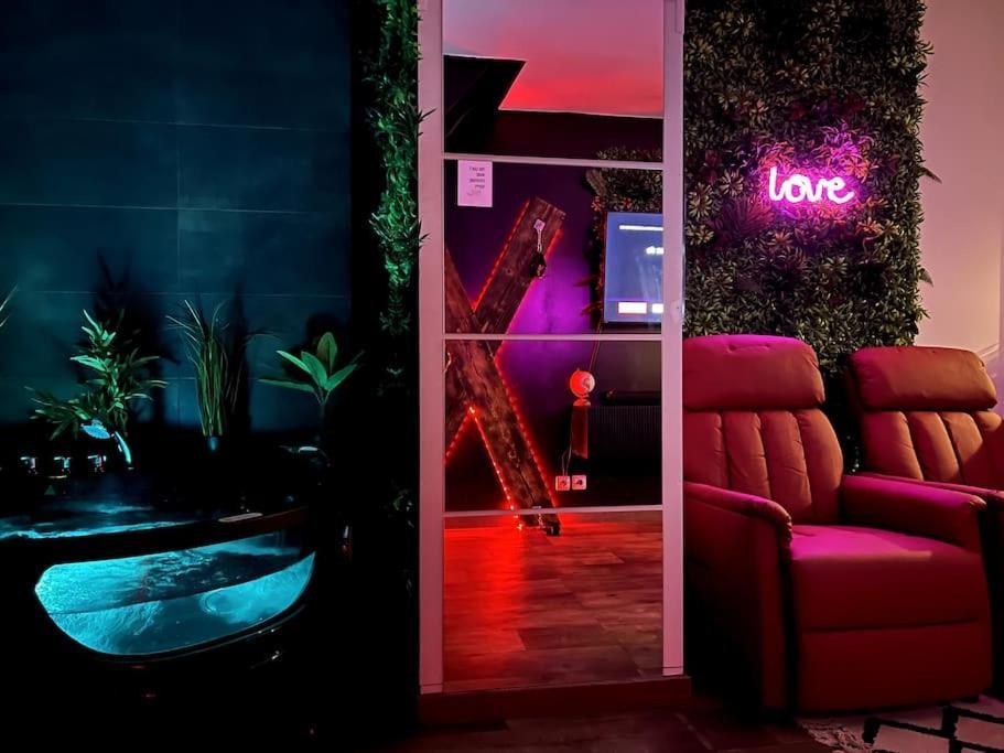 Red Love-Room / Balneo & Plus ! Souppes-sur-Loing Buitenkant foto