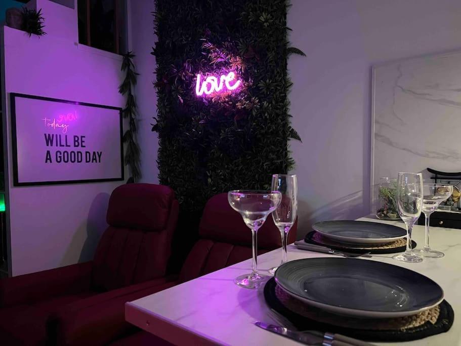 Red Love-Room / Balneo & Plus ! Souppes-sur-Loing Buitenkant foto